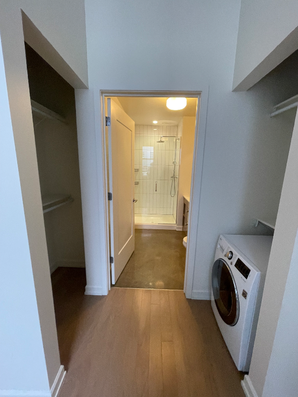 117 N Clark St - Photo 5 of 9