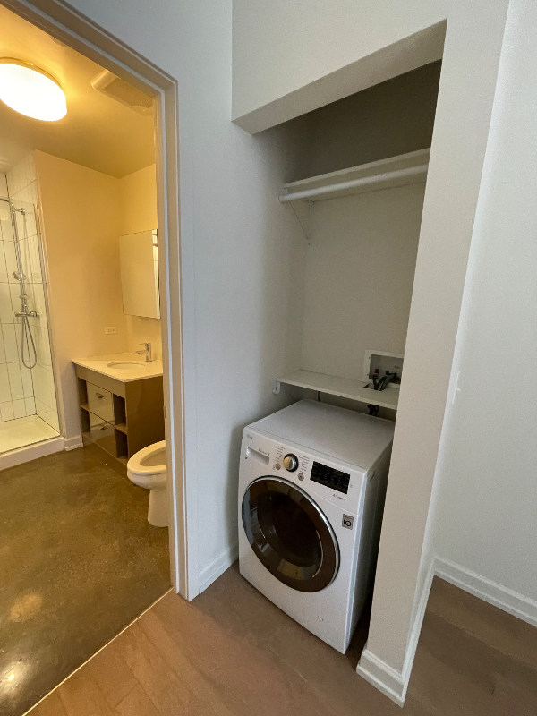 117 N Clark St - Photo 7 of 9