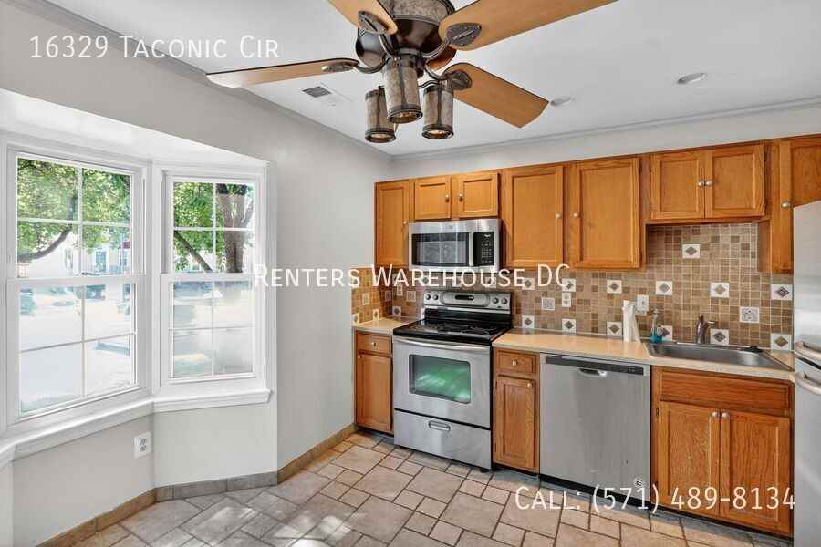 16329 Taconic Cir - Photo 2 of 17