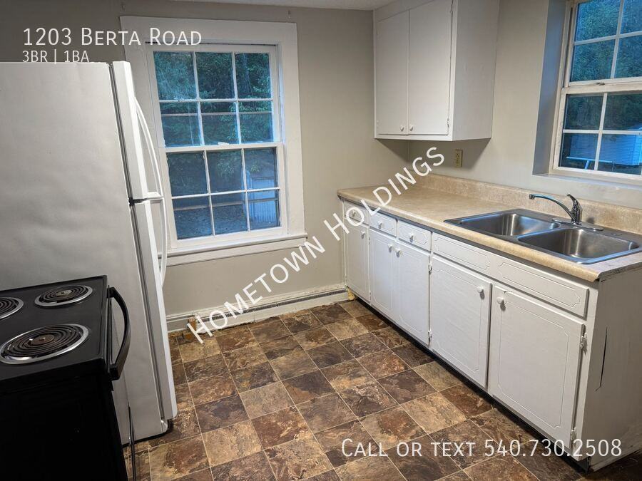 1203 Berta Rd - Photo 4 of 20