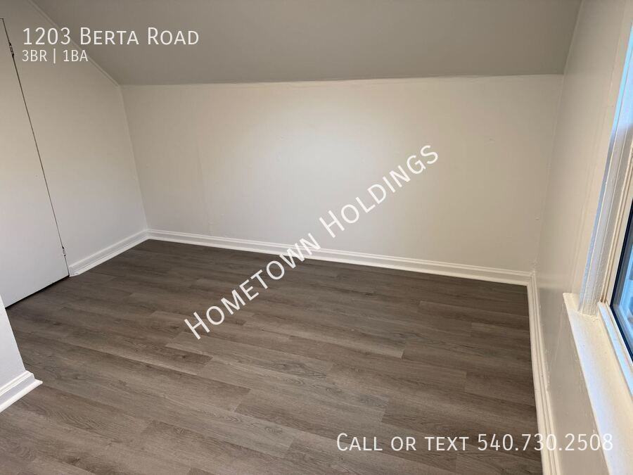 1203 Berta Rd - Photo 5 of 20