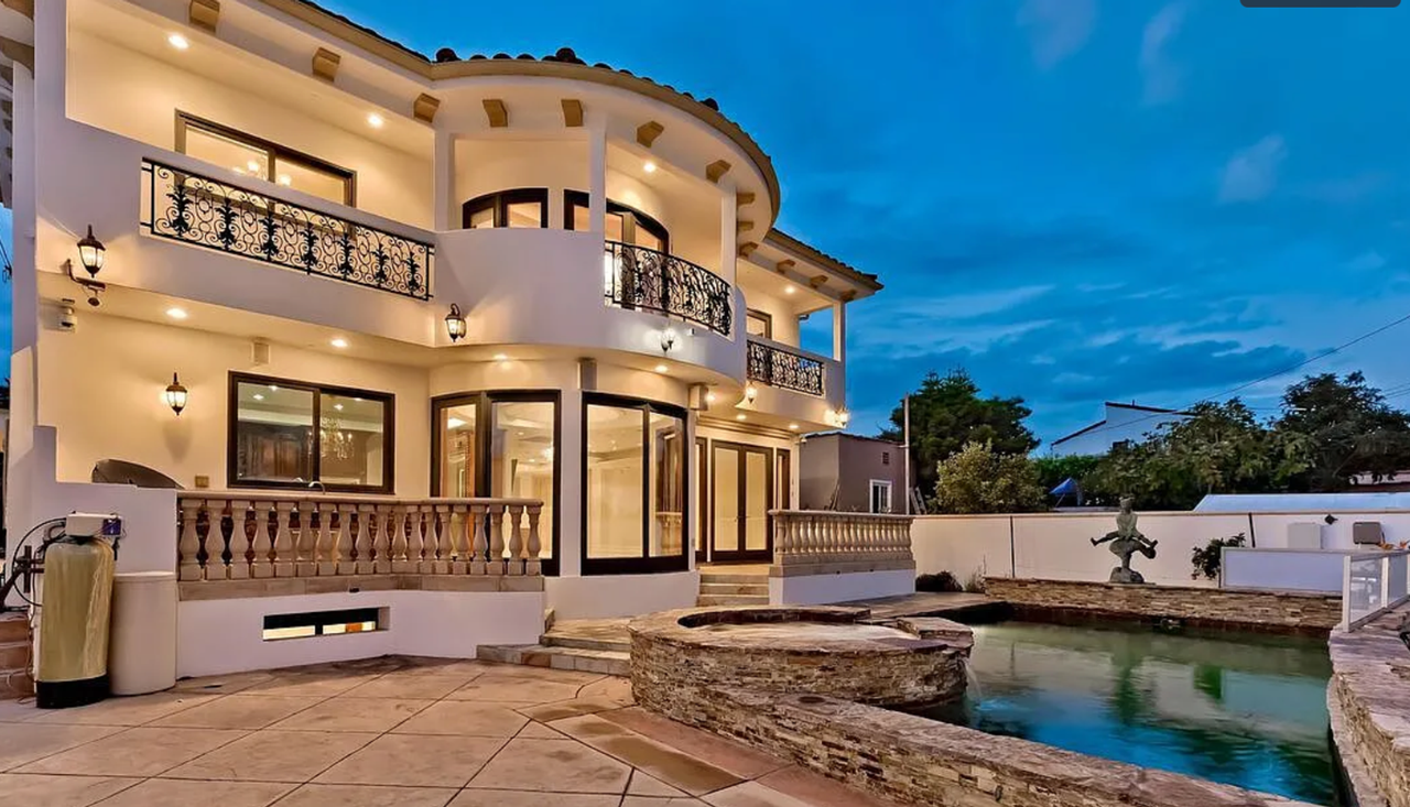 332 South Almont Drive - Photo 2 of 17