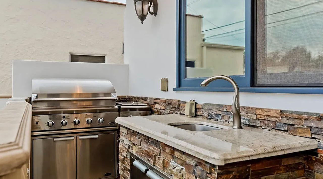 332 South Almont Drive - Photo 5 of 17