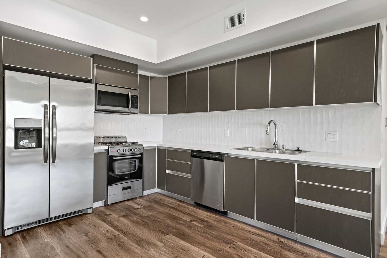 5801 W Pico Blvd - Photo 2 of 33