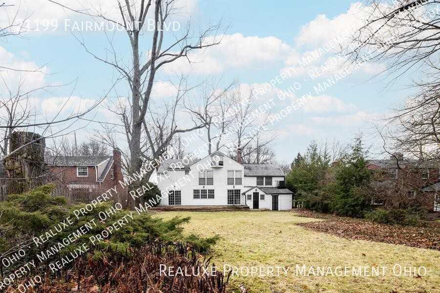 21199 Fairmount Blvd - Photo 2 of 34