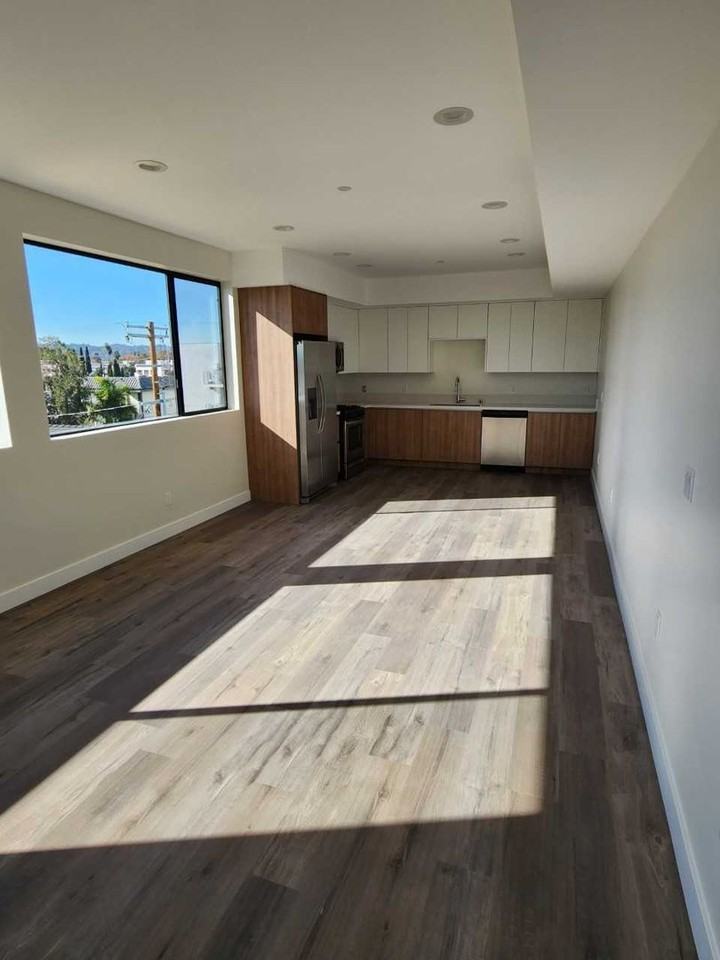 5232 Willowcrest - Photo 4 of 13