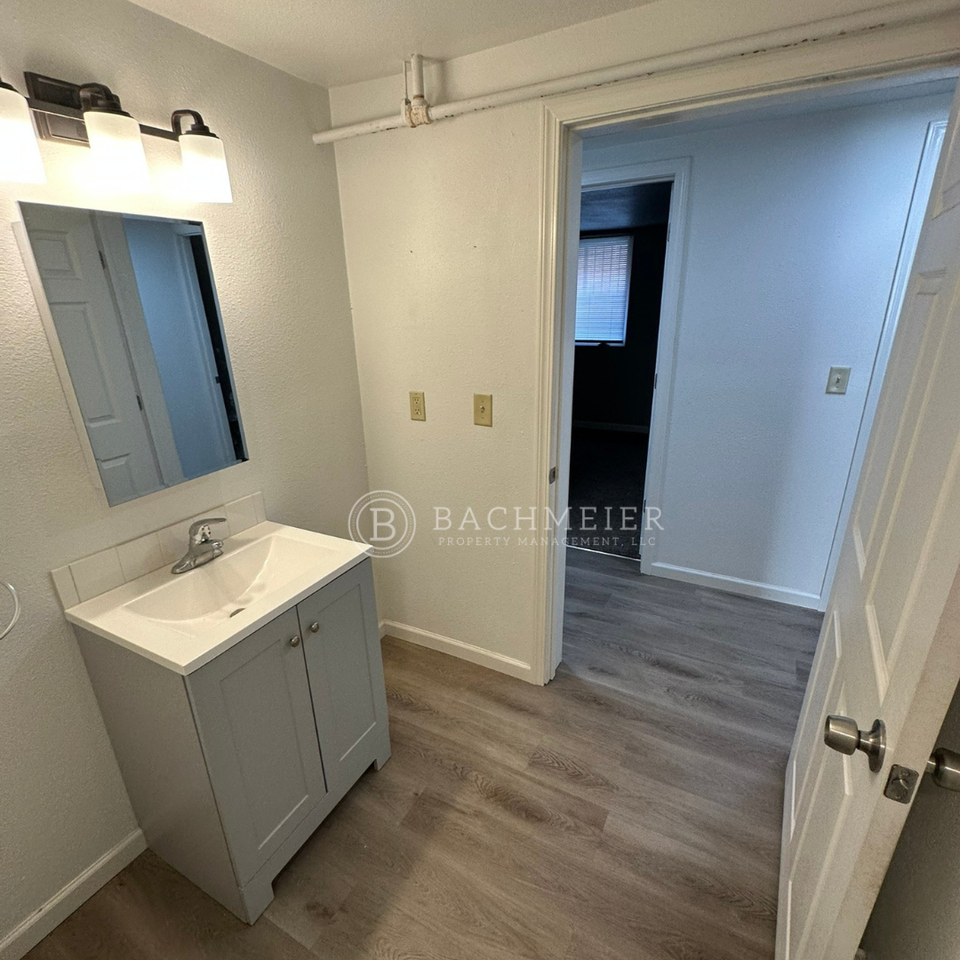 415 Southwest 7th Street - Photo 5 of 17