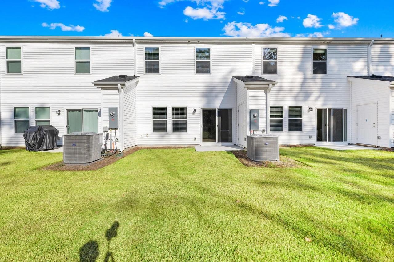 4163 Summit Woods Dr - Photo 4 of 23