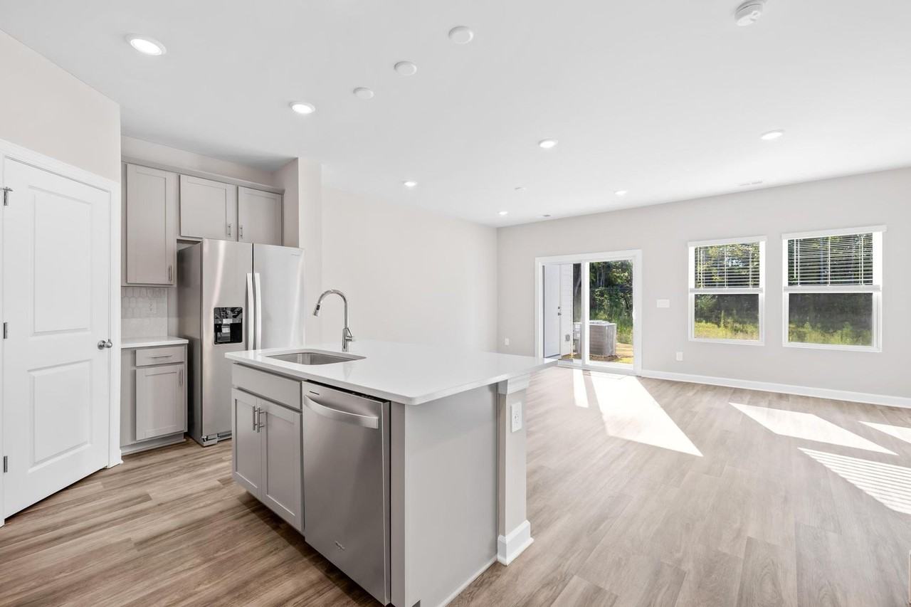 4163 Summit Woods Dr - Photo 7 of 23