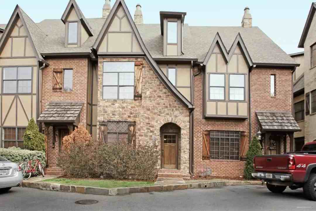 1358 Essex Manor Circle - Photo 2 of 13