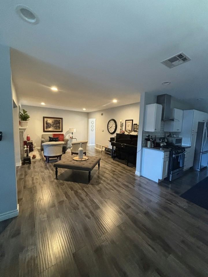 16047 Tupper St - Photo 4 of 17