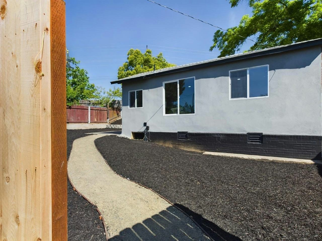 430 5th St, Unit N/A - Photo 7 of 17