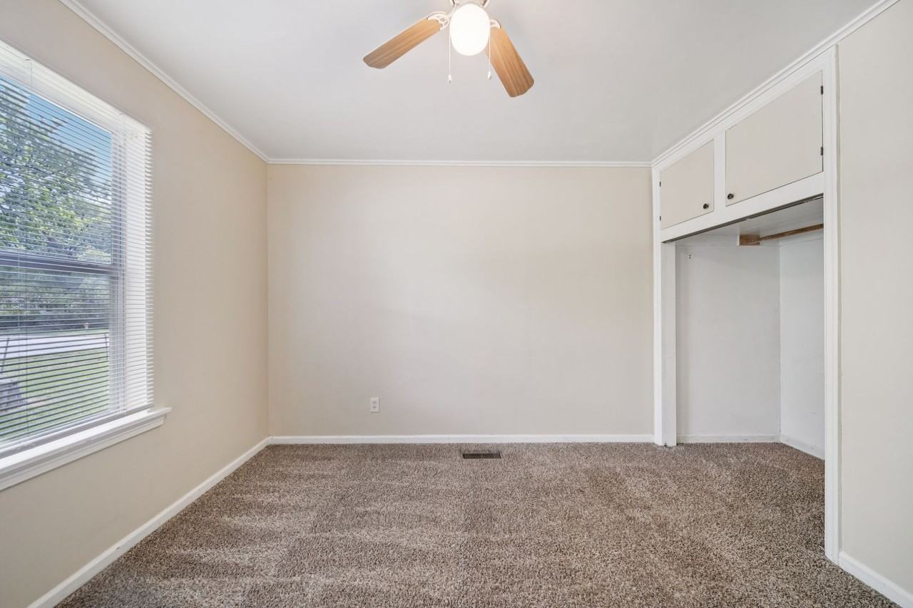 3917 E Xyler St - Photo 3 of 8