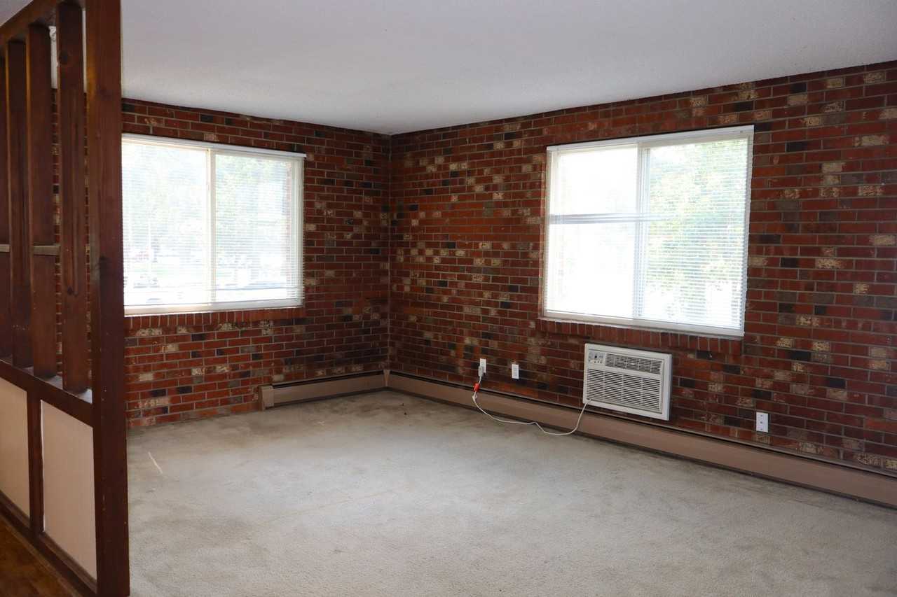 308 E. Oak St - Photo 2 of 11