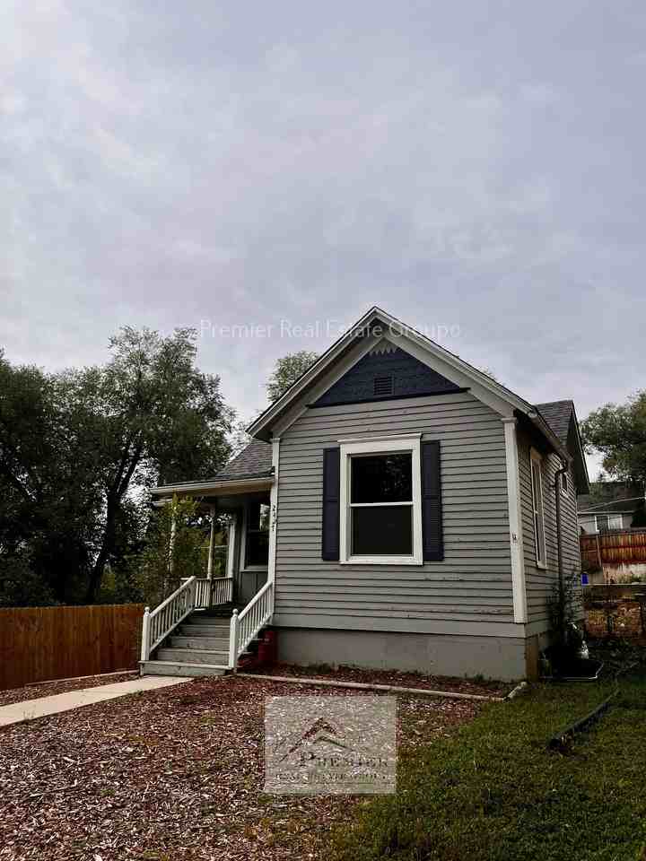 2427 West Platte Avenue - Photo 3 of 11