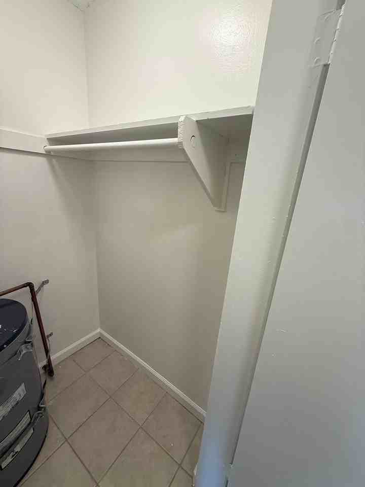 1133 Freeman Ave - Photo 4 of 17