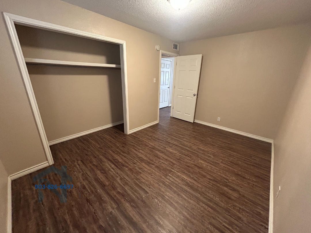 Devonshire Apartments - Photo 5 of 8