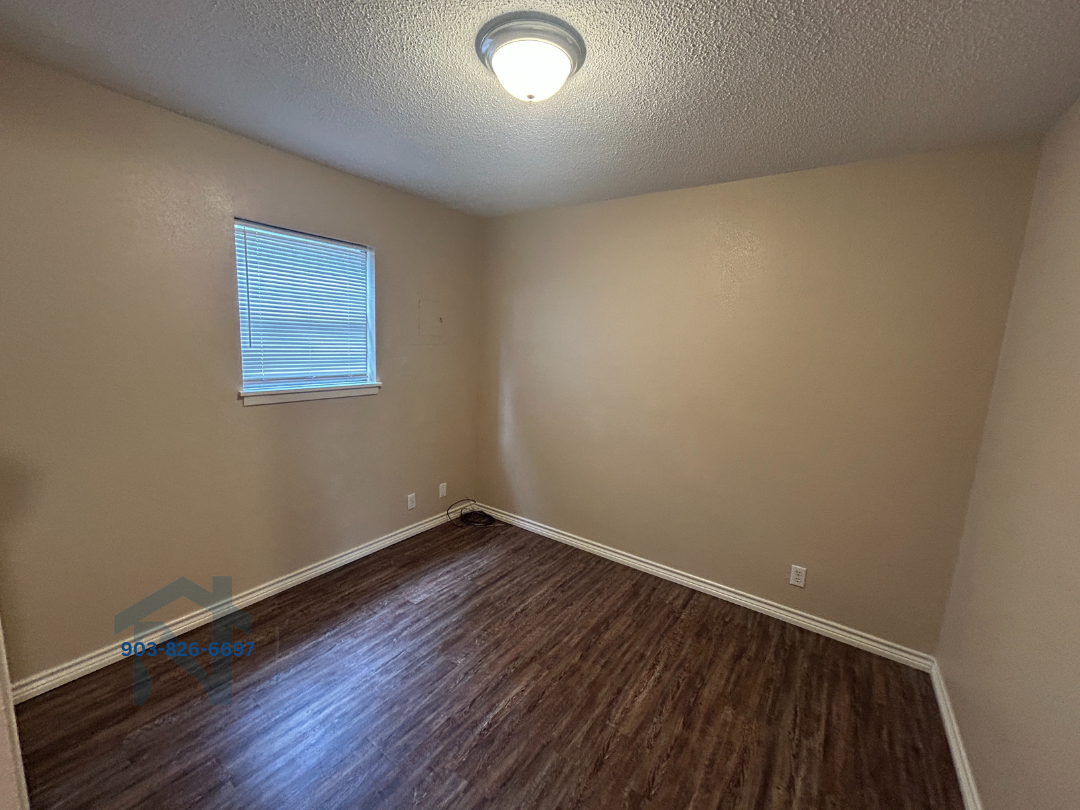 Devonshire Apartments - Photo 7 of 8