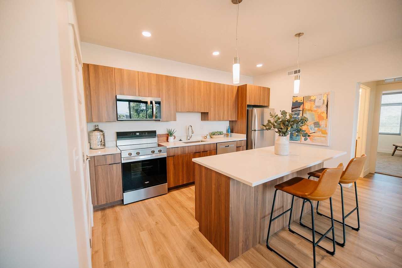 53 West 400 South - Photo 5 of 50