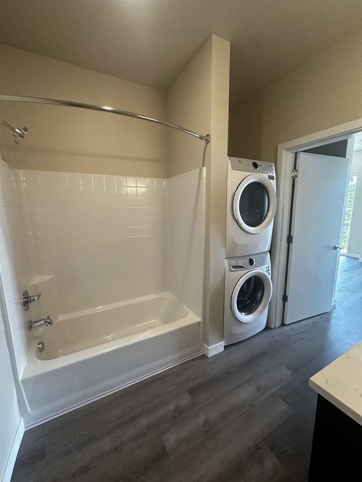 Urban Living at Fanno Creek - Photo 4 of 20