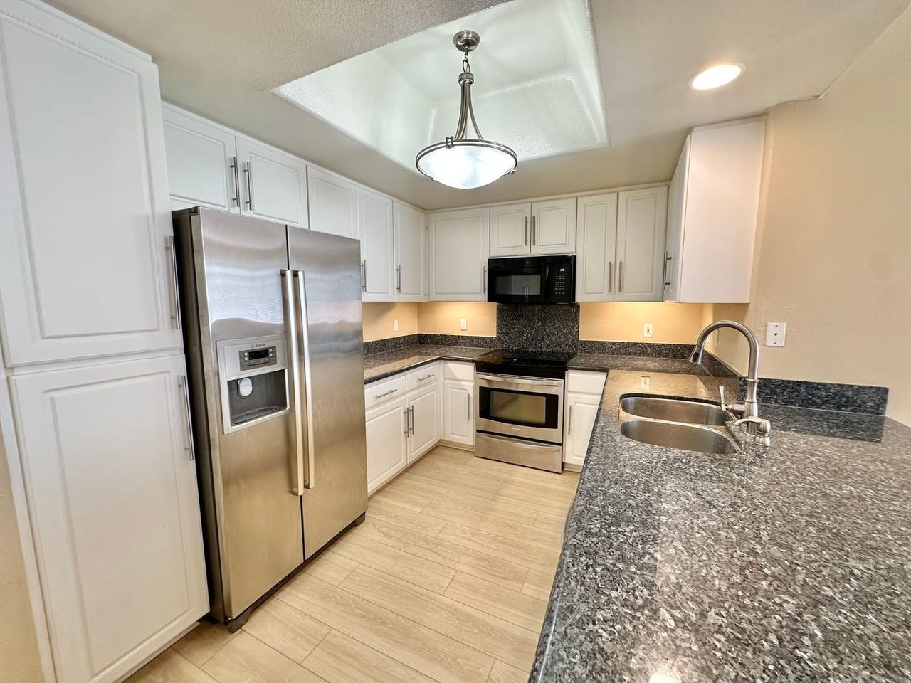 9229 Regents Road - Photo 2 of 23