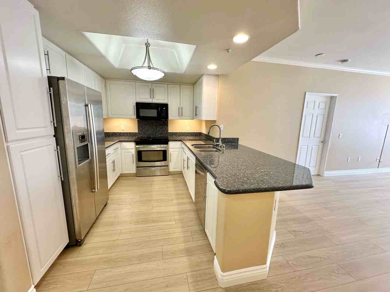 9229 Regents Road - Photo 3 of 23