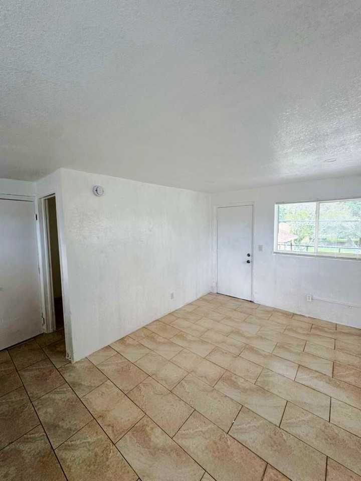 GW OPA LOCKA LLC - Photo 4 of 7