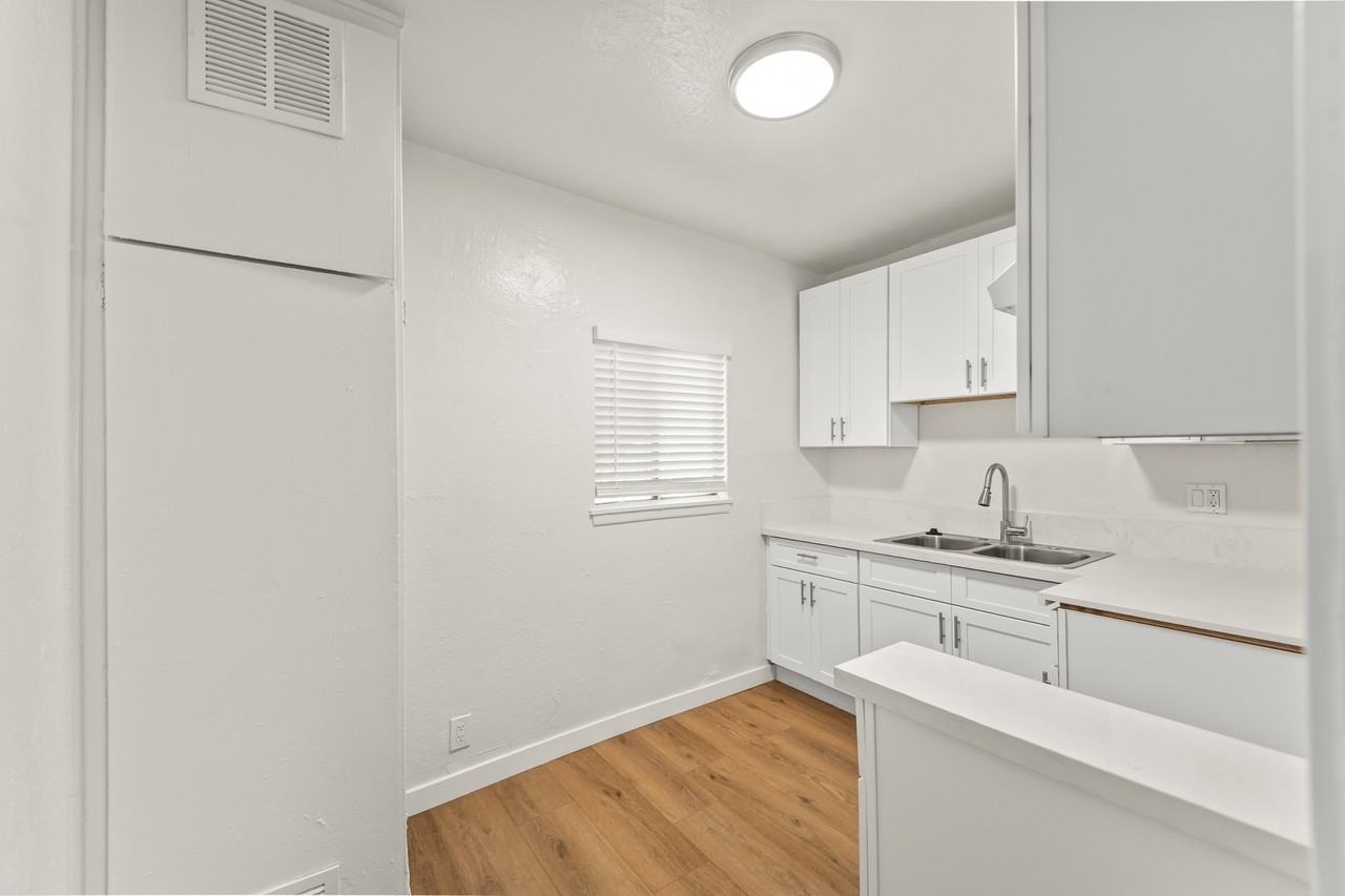 2627 West Boulevard - Photo 4 of 10