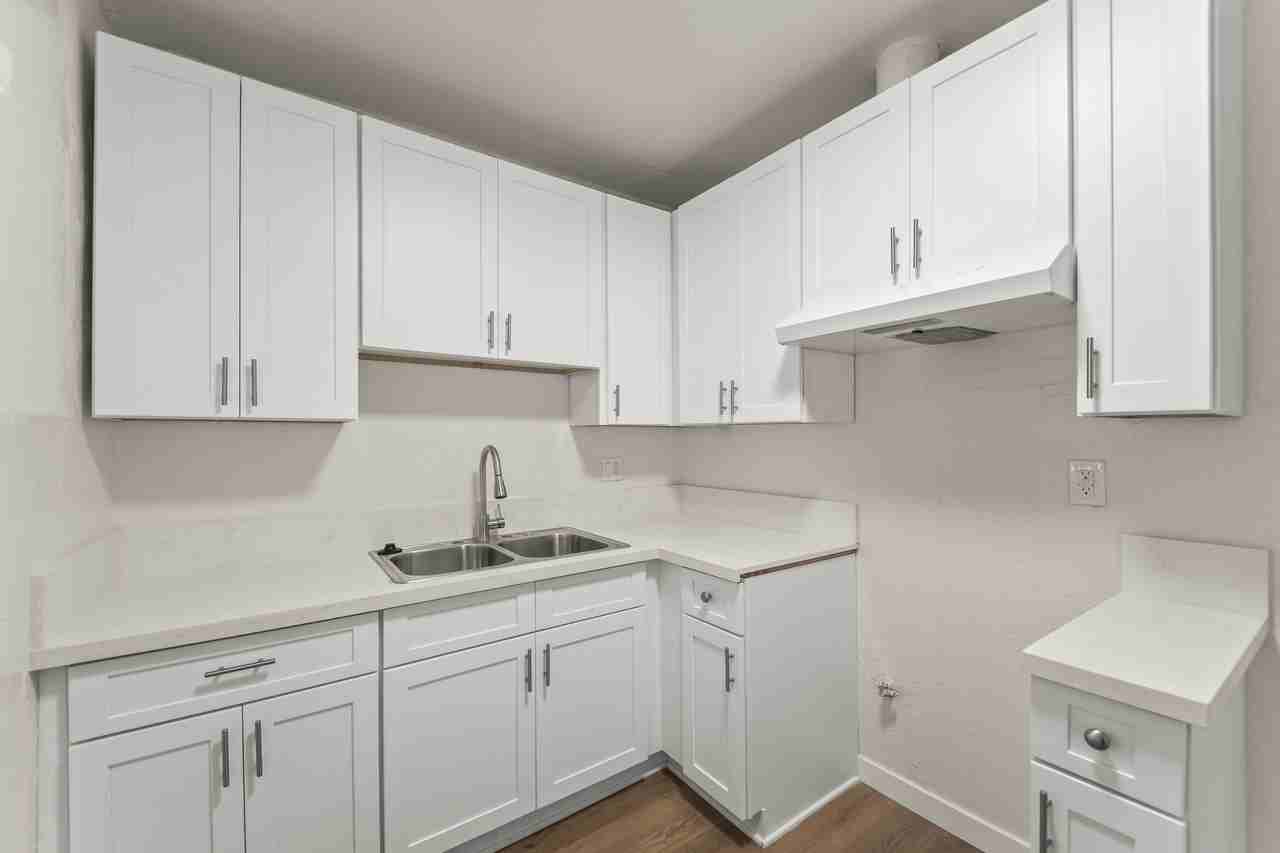 2627 West Boulevard - Photo 5 of 10