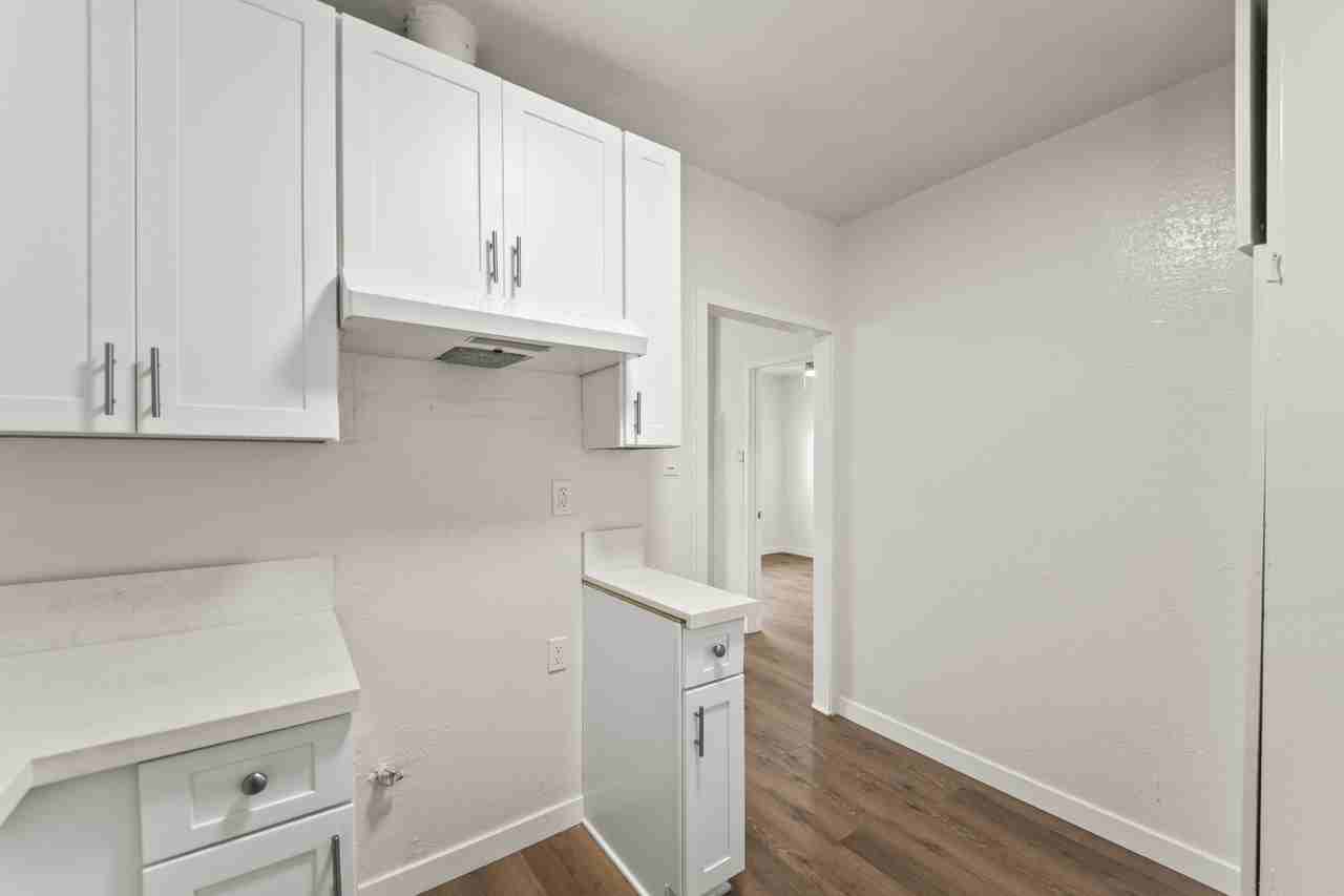 2627 West Boulevard - Photo 6 of 10