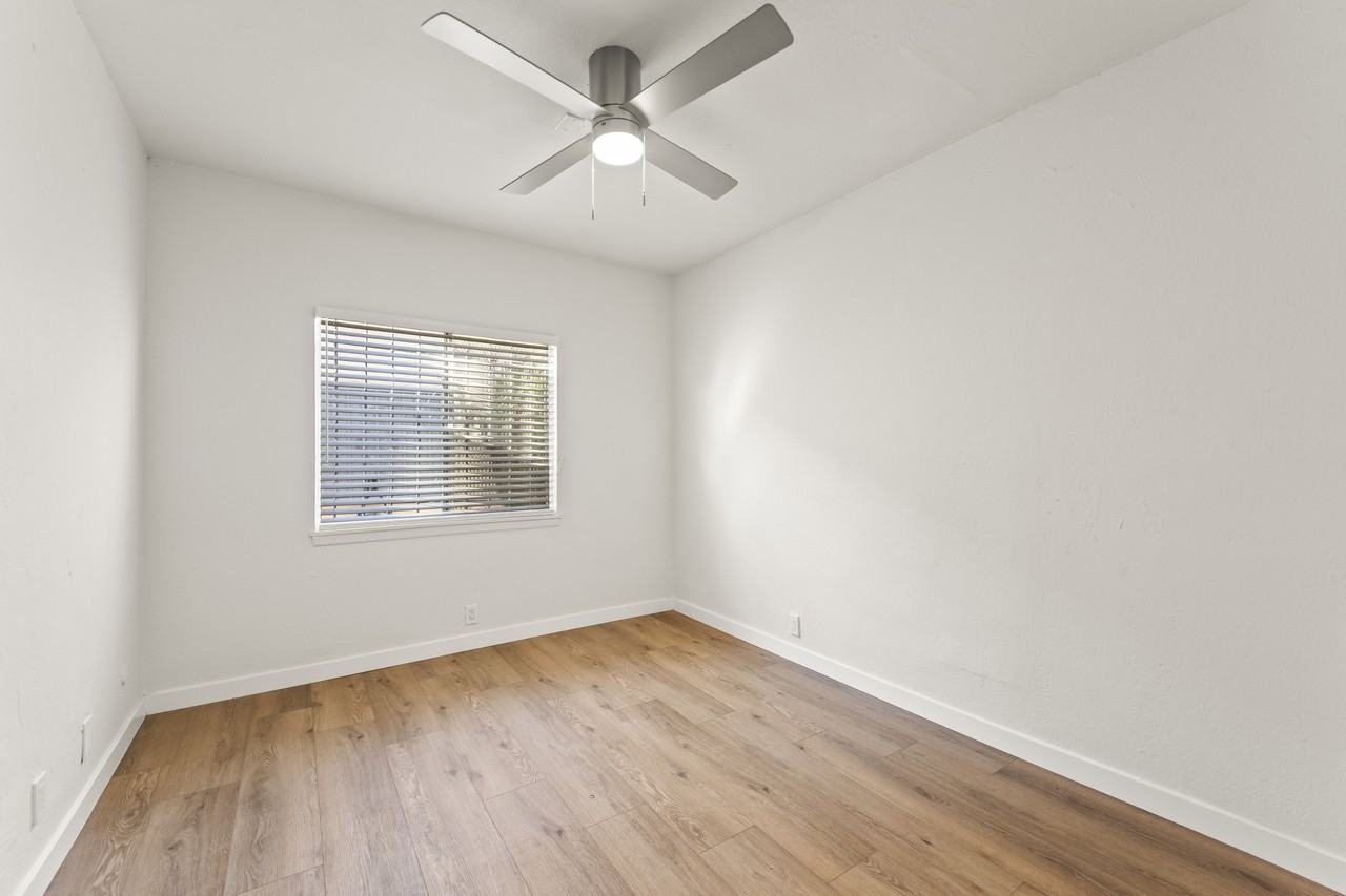 2627 West Boulevard - Photo 7 of 10