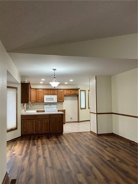 21 Farnham Dr - Photo 6 of 30