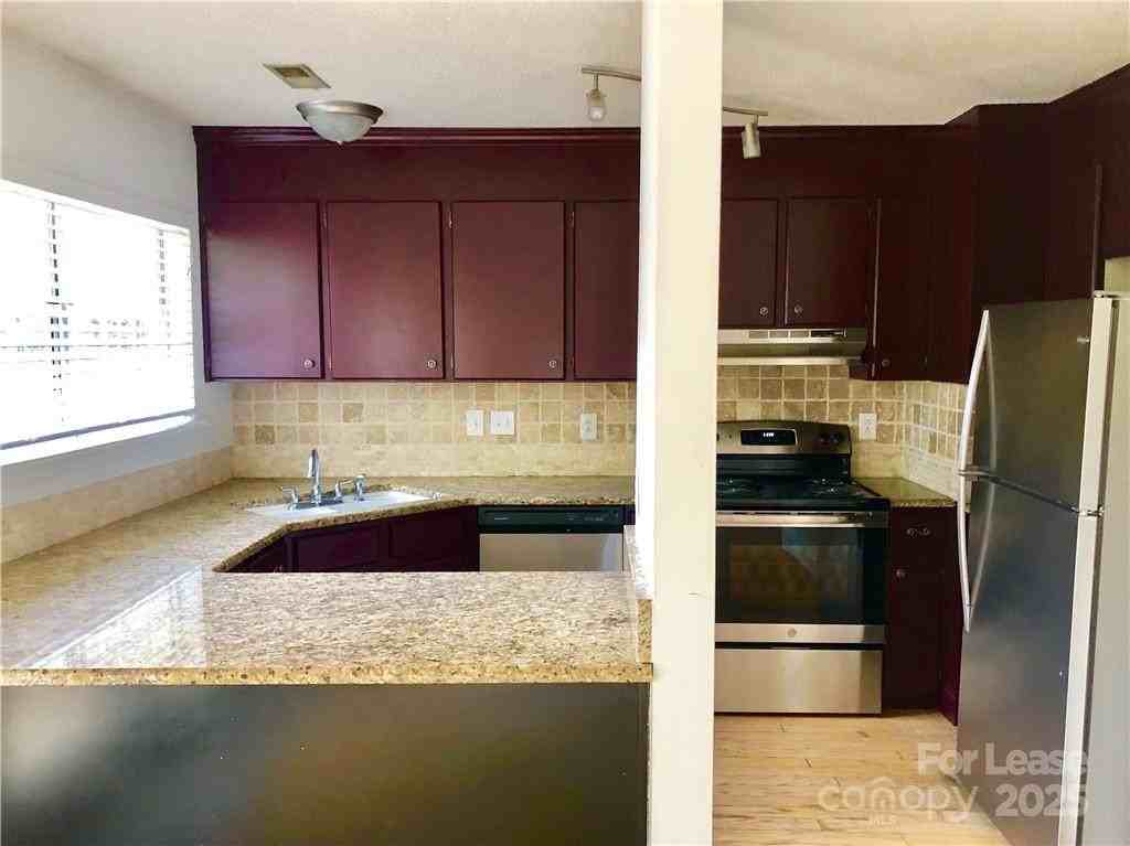 13801 Dannemara Dr - Photo 6 of 18