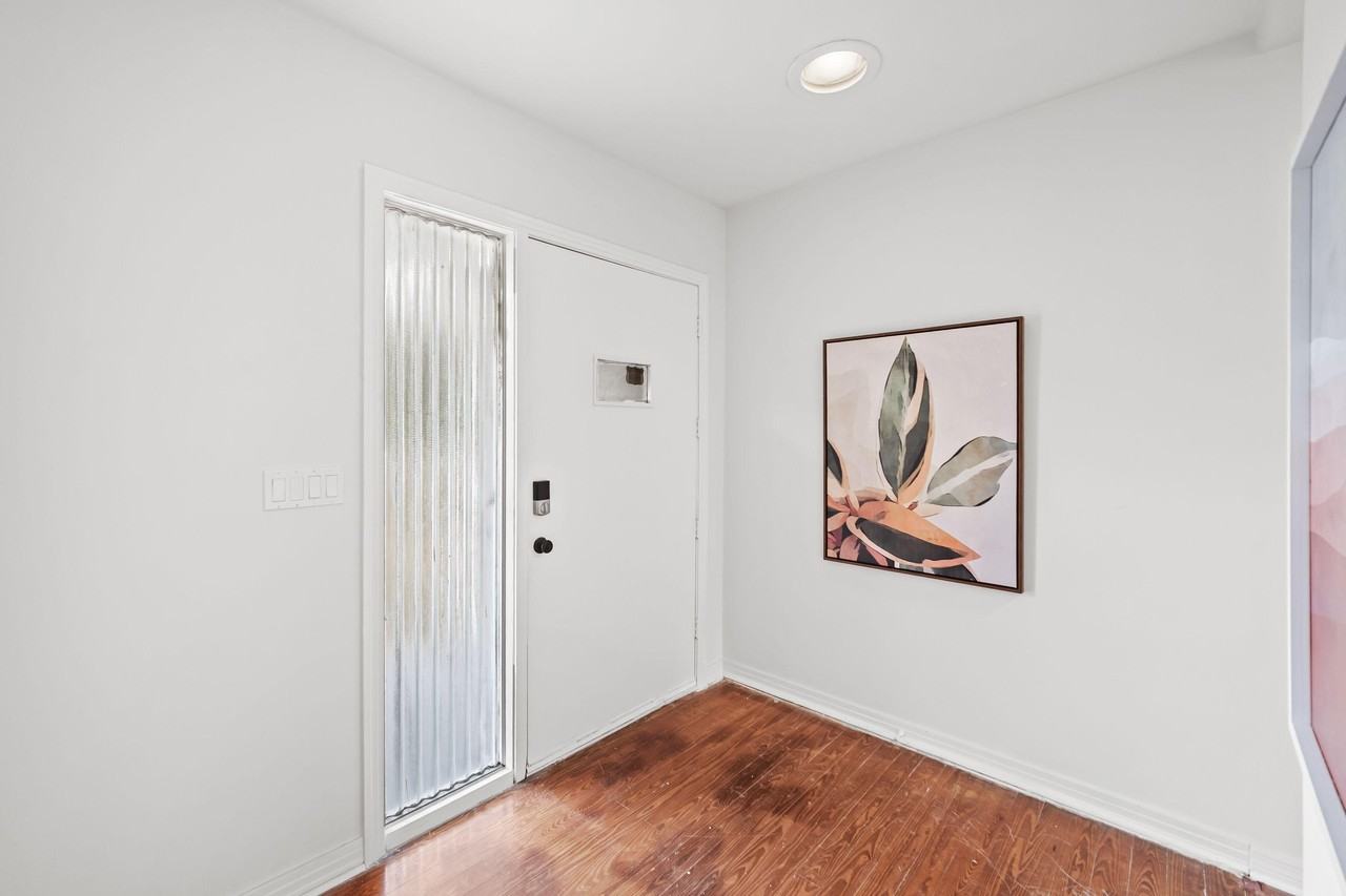 Crill Ave - Photo 3 of 20