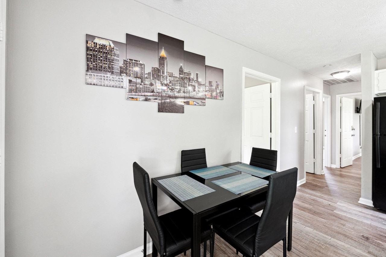 Ashton Ct - Photo 3 of 9