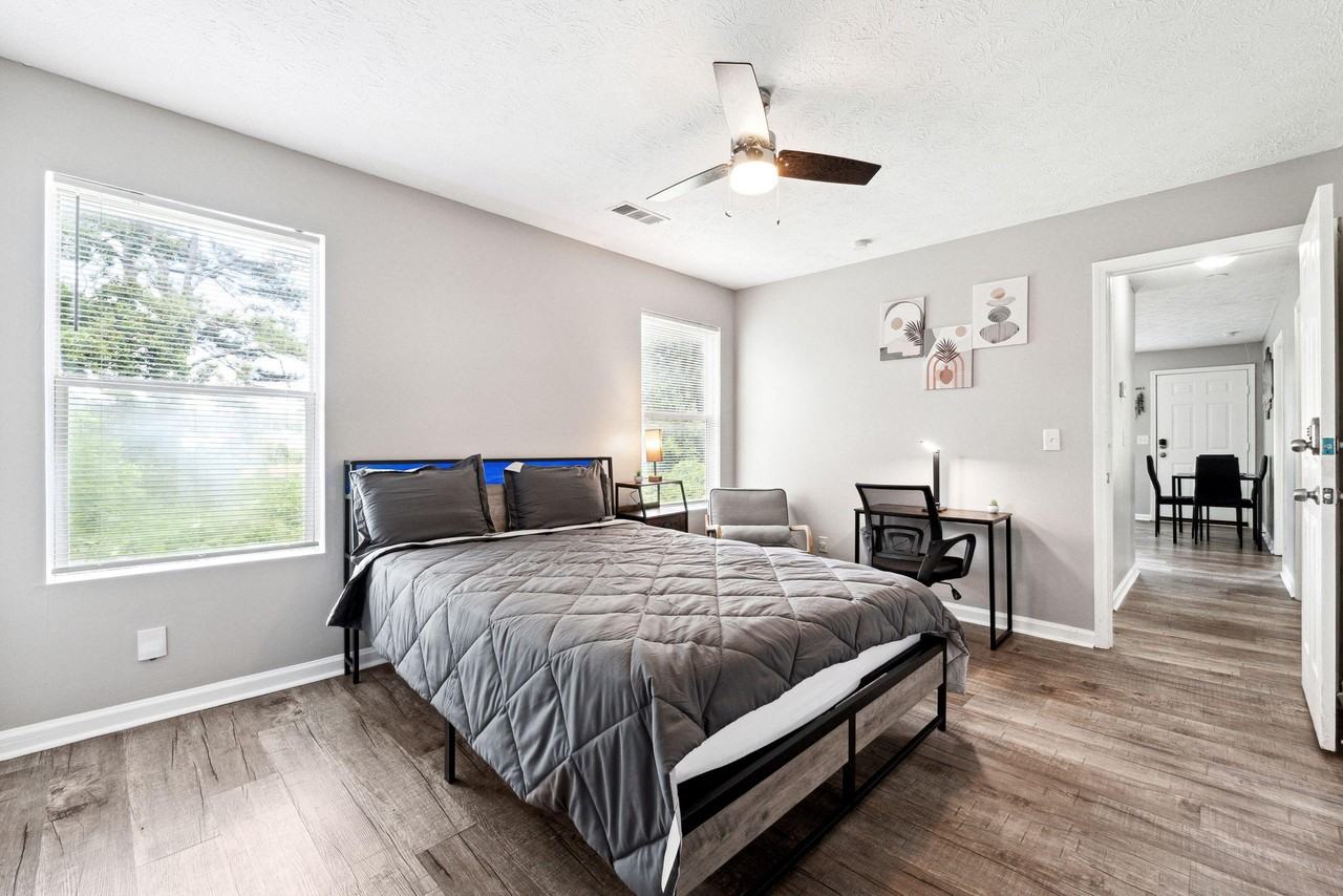 Ashton Ct - Photo 7 of 9