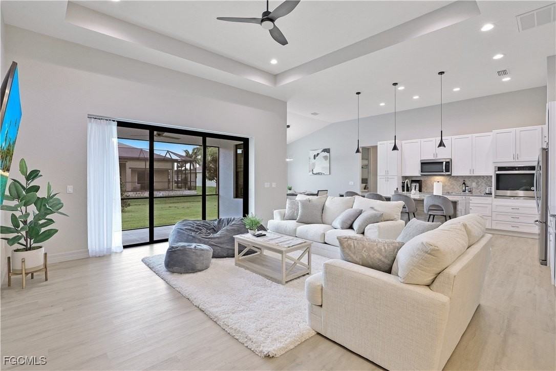 217 Nw 36th Ave - Photo 4 of 23