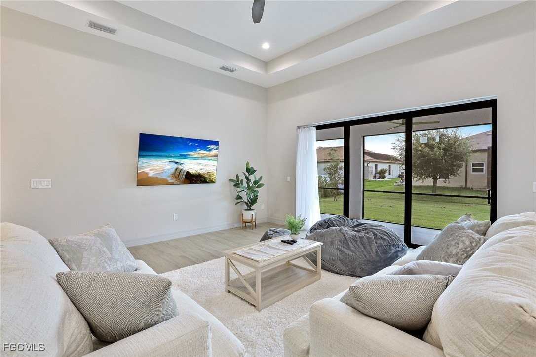 217 Nw 36th Ave - Photo 6 of 23