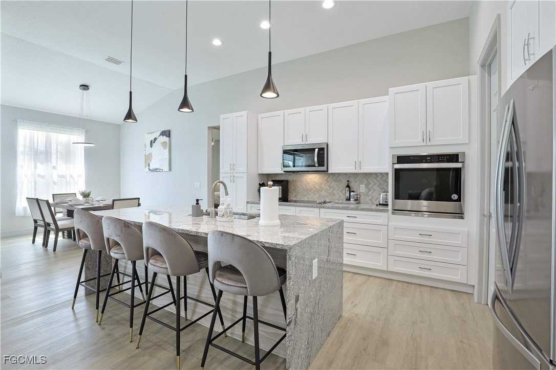 217 Nw 36th Ave - Photo 7 of 23