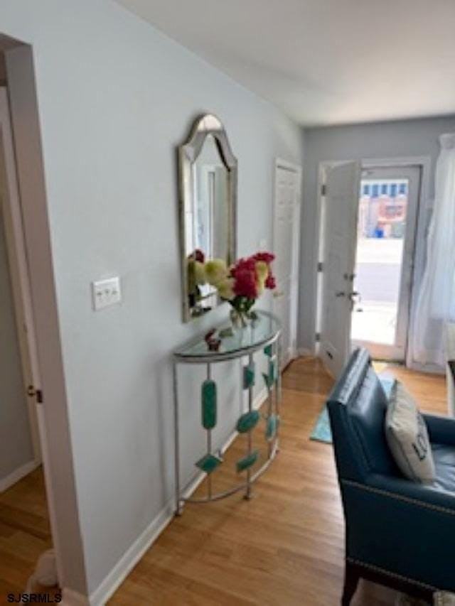 131 N Yarmouth Ave - Photo 2 of 18