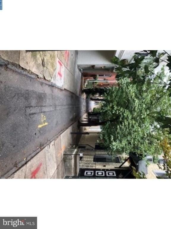 250 S 22nd St - Photo 3 of 12