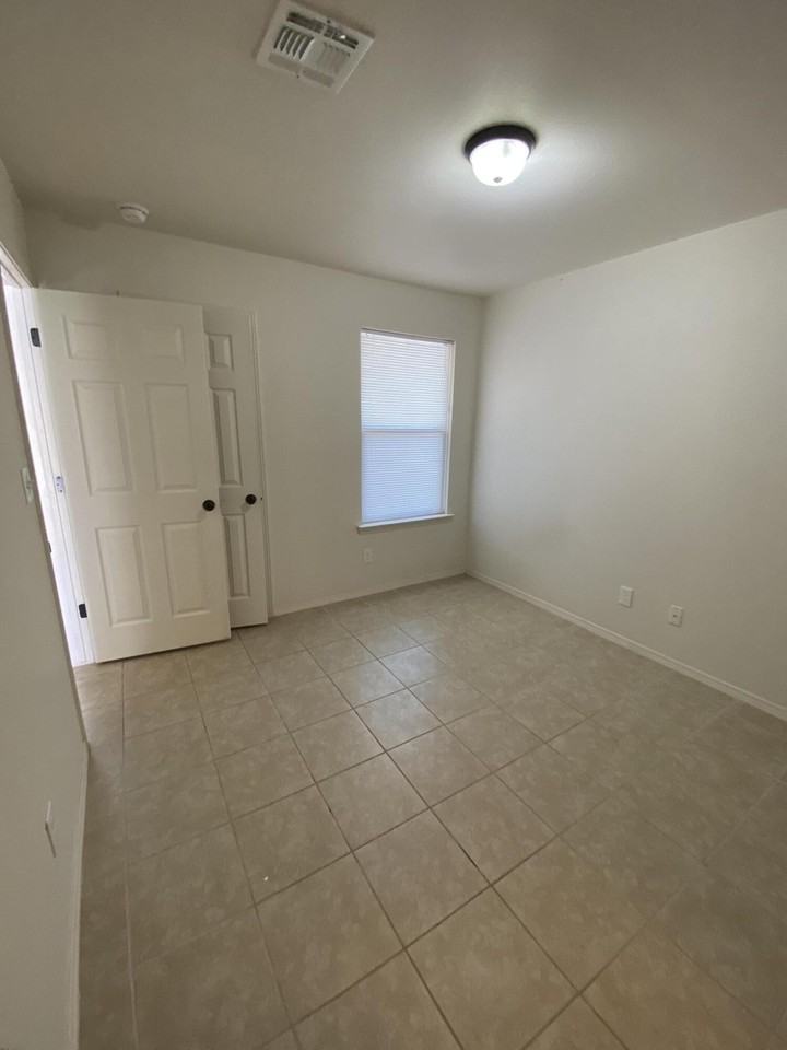 3805 Moonlight Ave Unit A #A - Photo 4 of 16