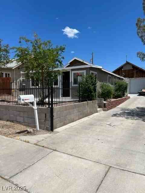 641 Avenue L - Photo 2 of 17