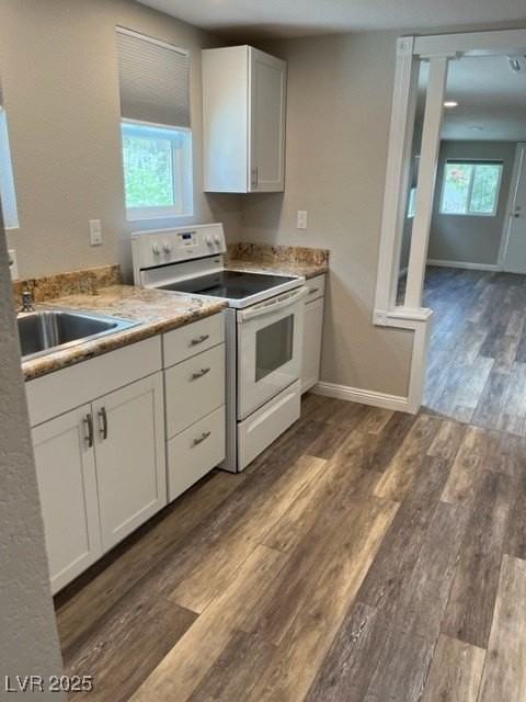 641 Avenue L - Photo 5 of 17