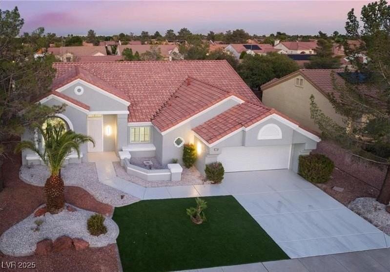 2528 Sunup Dr - Photo 6 of 24