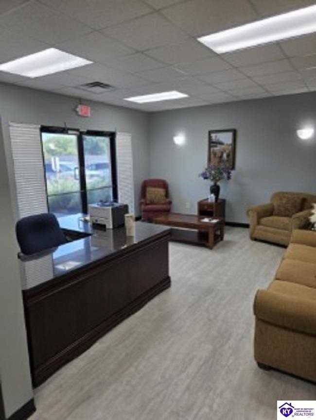 150 Raleigh Dr - Photo 4 of 8