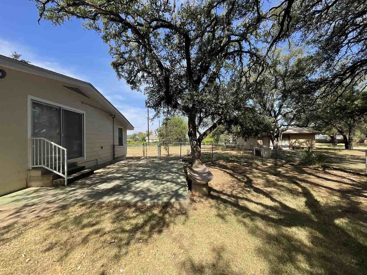 1010 1010 Avenue C Avenue - Photo 2 of 24