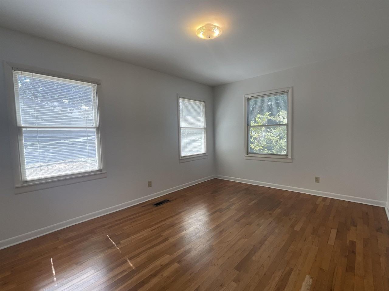 1010 1010 Avenue C Avenue - Photo 7 of 24