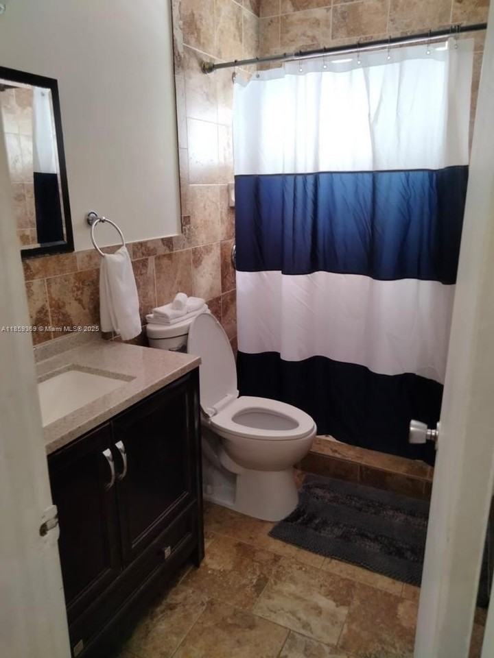 4015 Indian Creek Drive #307 - Photo 3 of 11