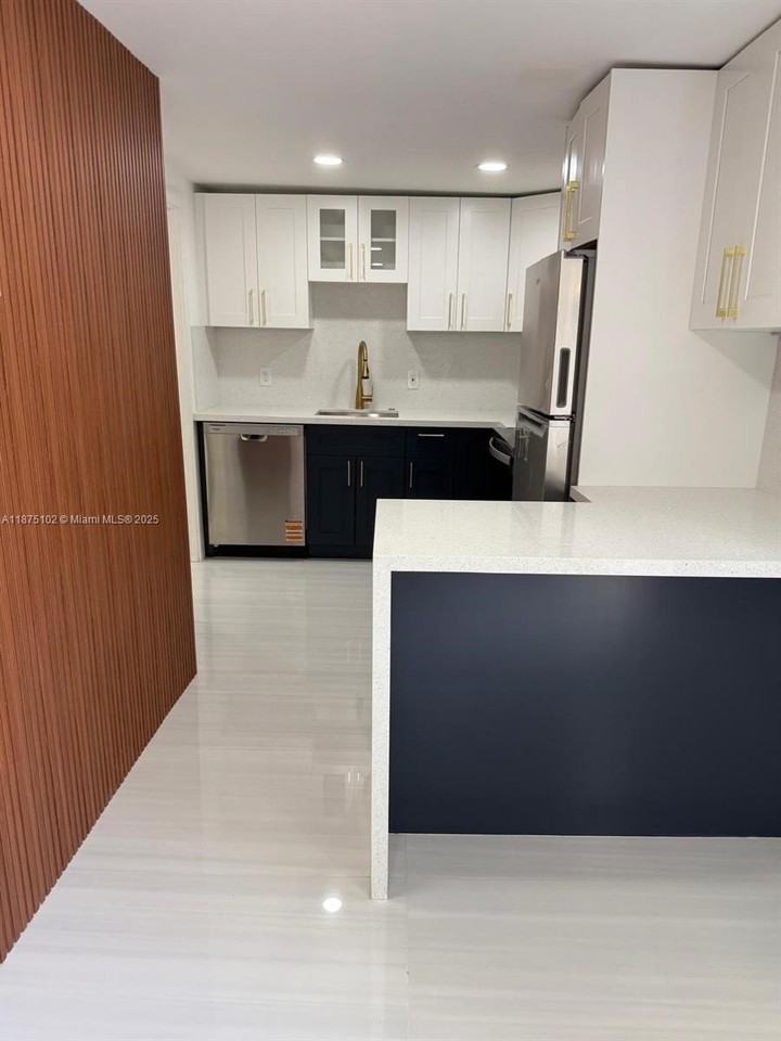 1708 Taft Street #2 - Photo 5 of 7